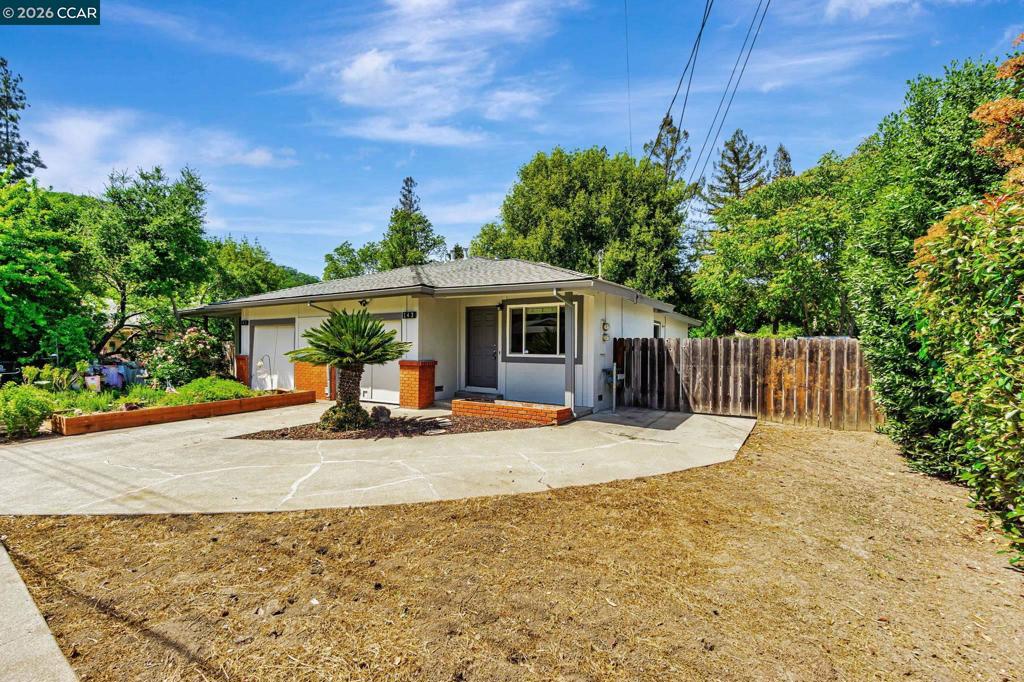 141 143 Gilbert Ct