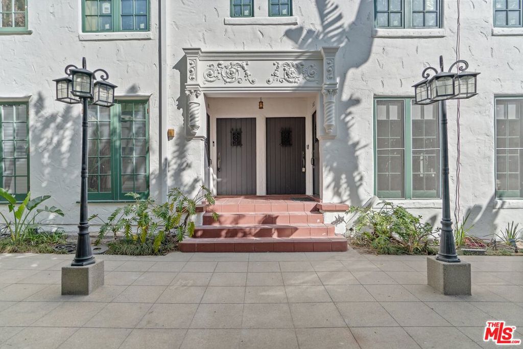 1250 N Harper Avenue 302-A