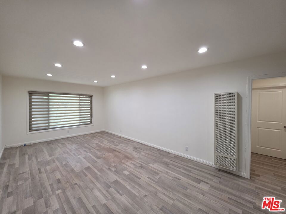 1224 N Fairfax Avenue 7