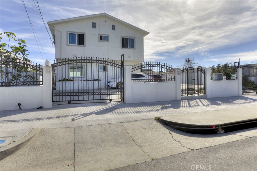 7408 Radford Ave