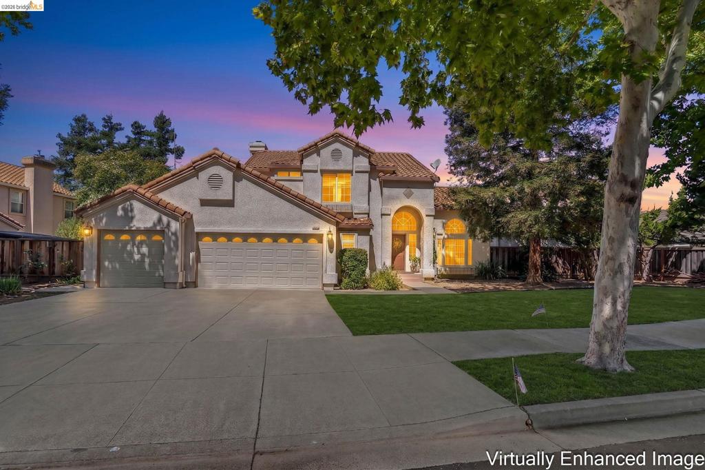 1281 Sea Vista Dr