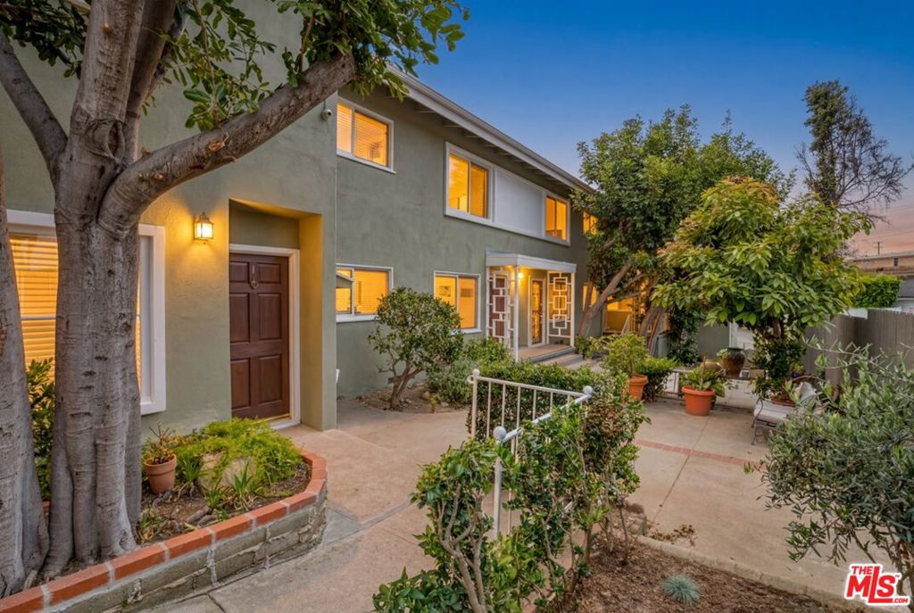 16144 W Sunset Boulevard 4A