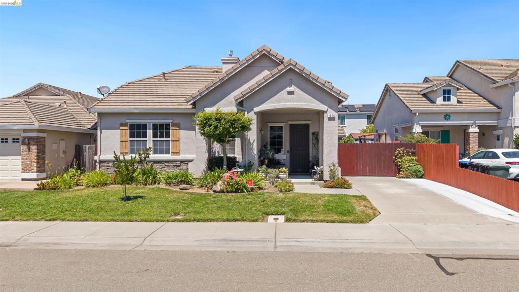 1676 Hickam Cir