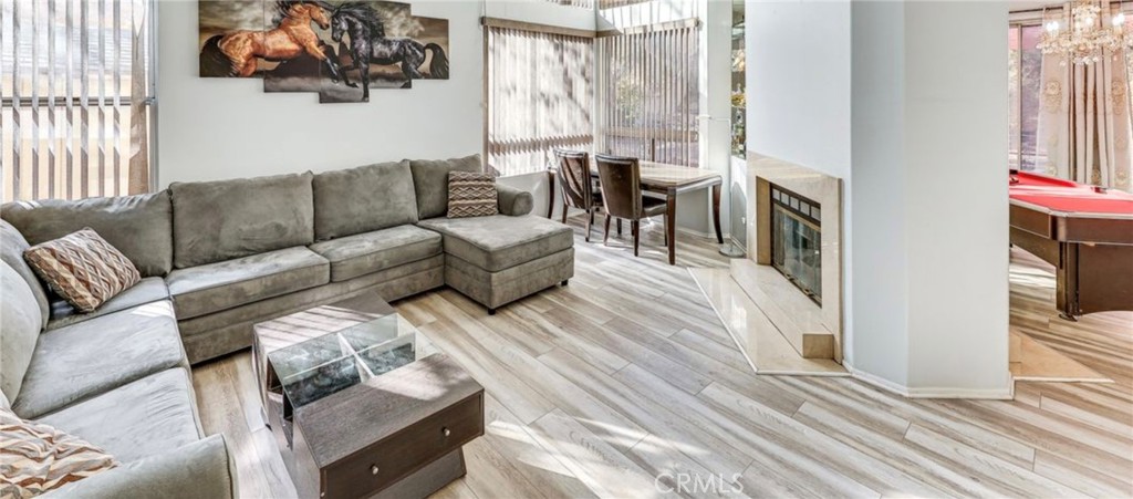 1020 LA SALLE CIR