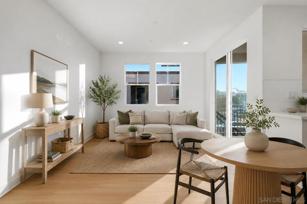 244 Pico Ave 15