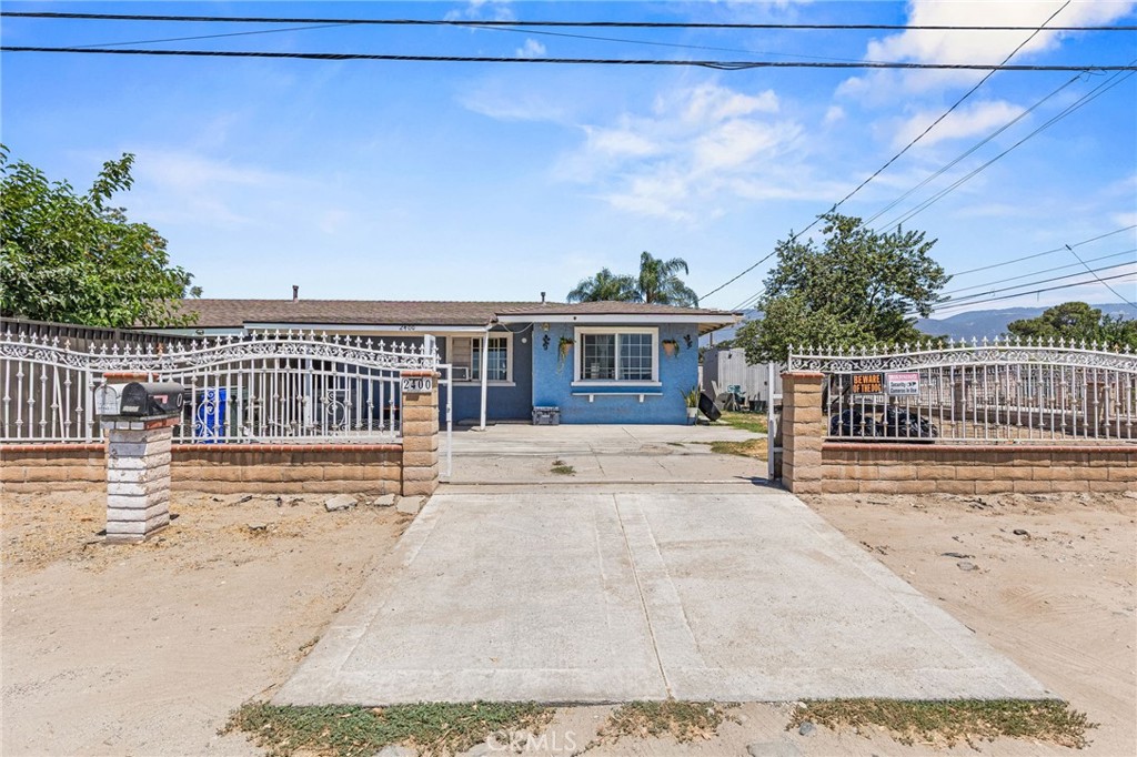 2402 W 1st