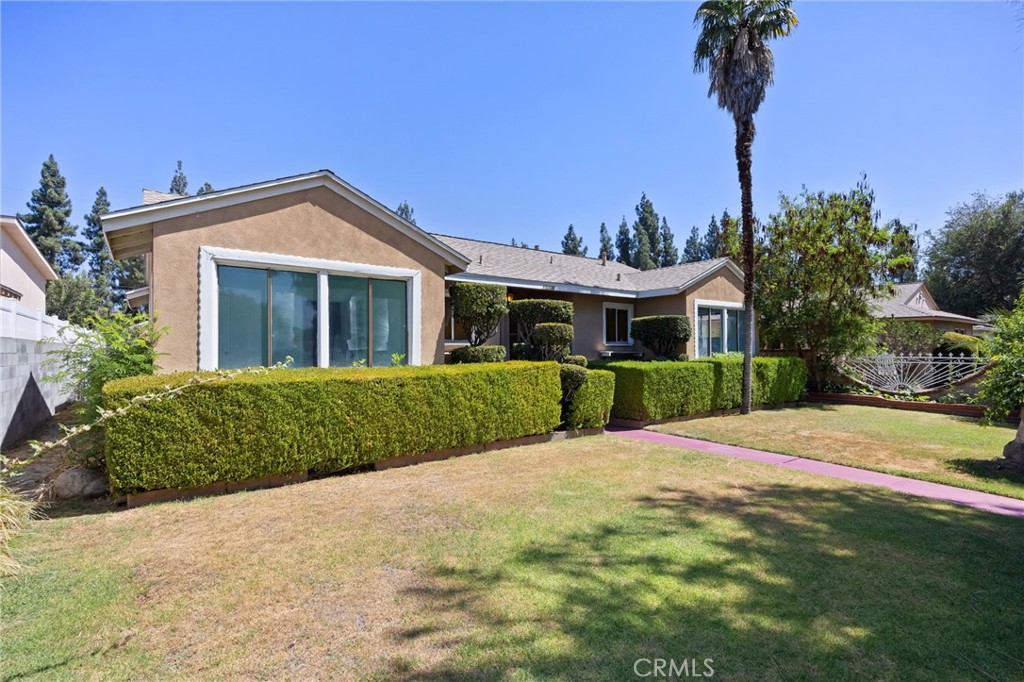 15739 Chatsworth