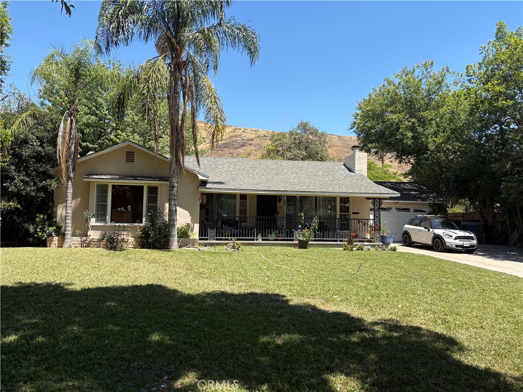 1220 W Marshall