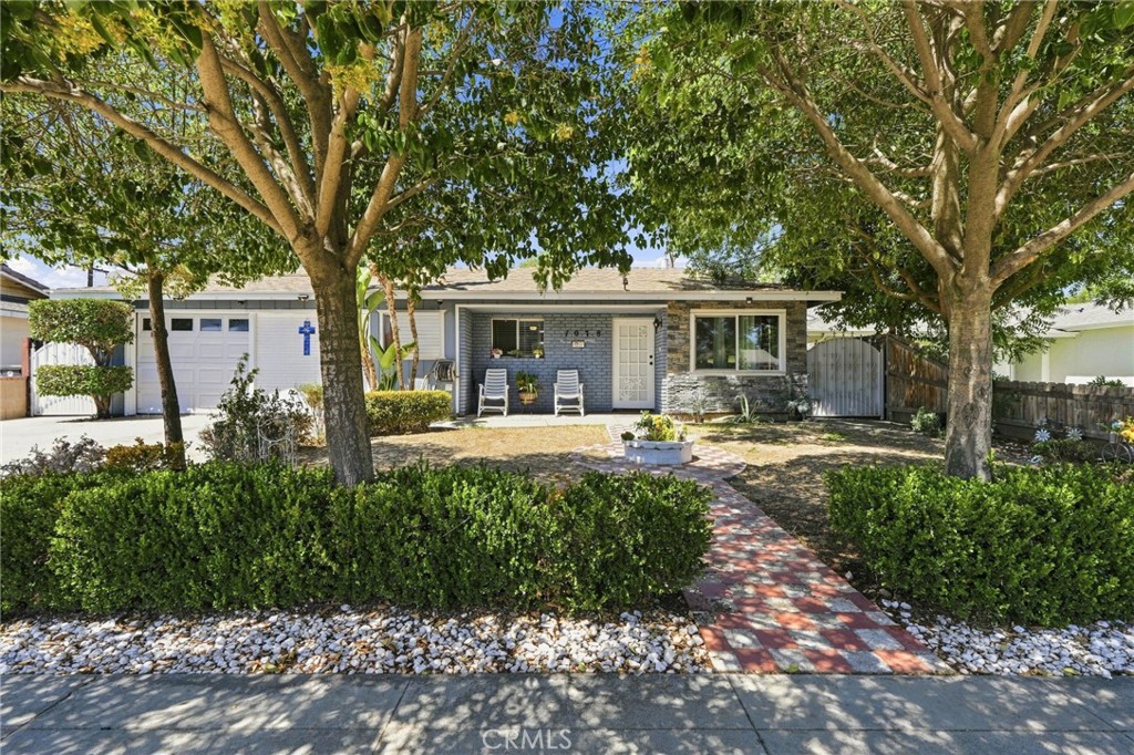 1078 W Madalyn Avenue