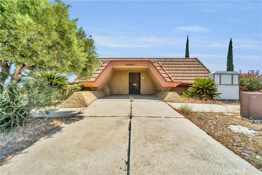 40420 10th Street W