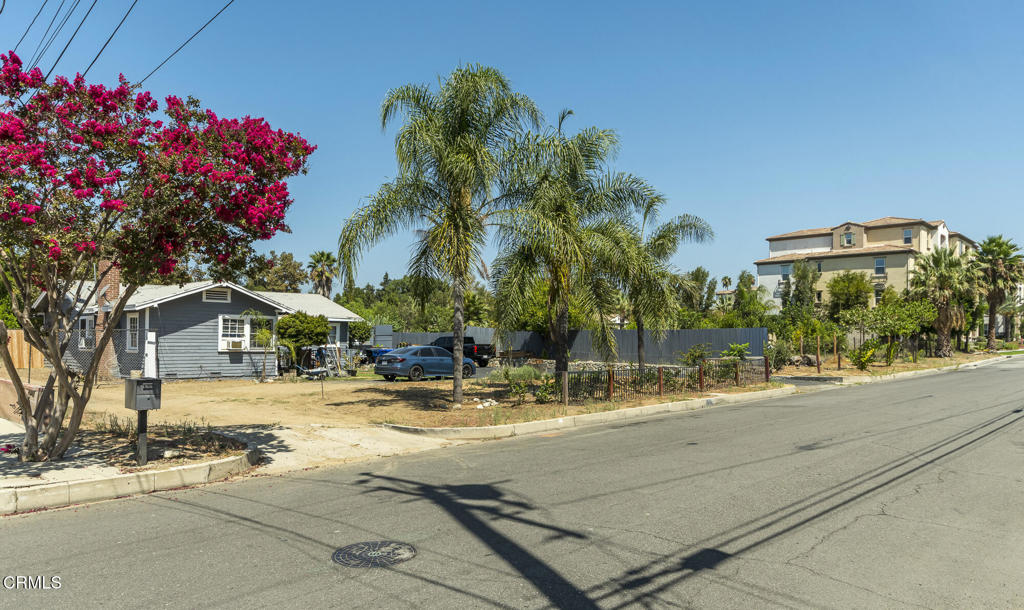 890 S Magnolia Avenue