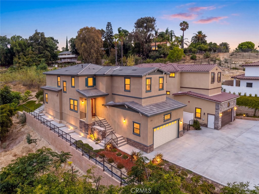 693 Castlehill Drive