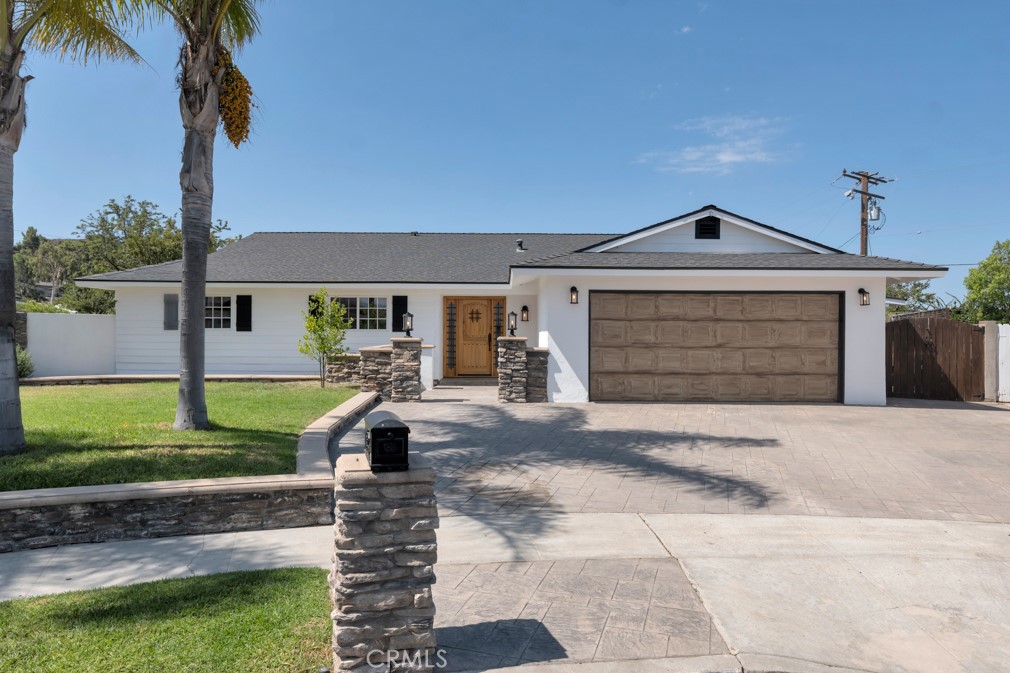 805 Moffatt Circle