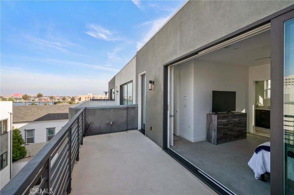 277 Dockside Lane