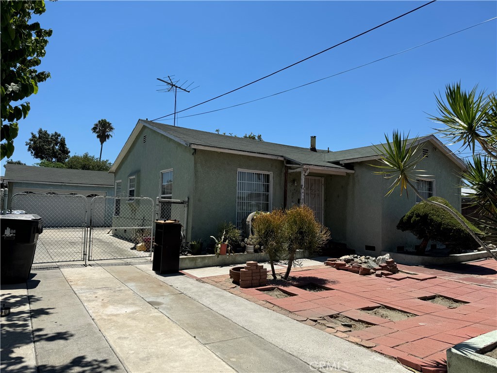 1418 W Burnett