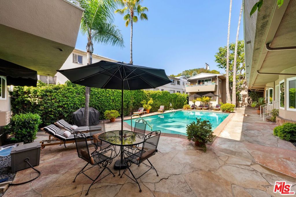 1330 N Crescent Heights Boulevard 16