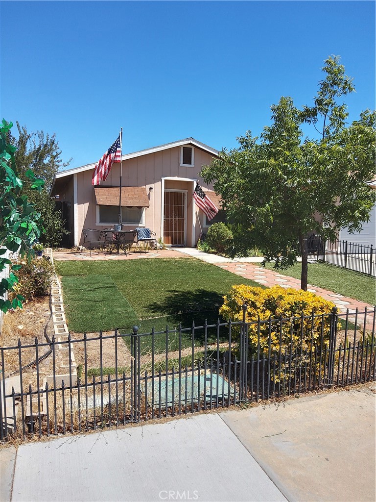 1560 Bonita Place