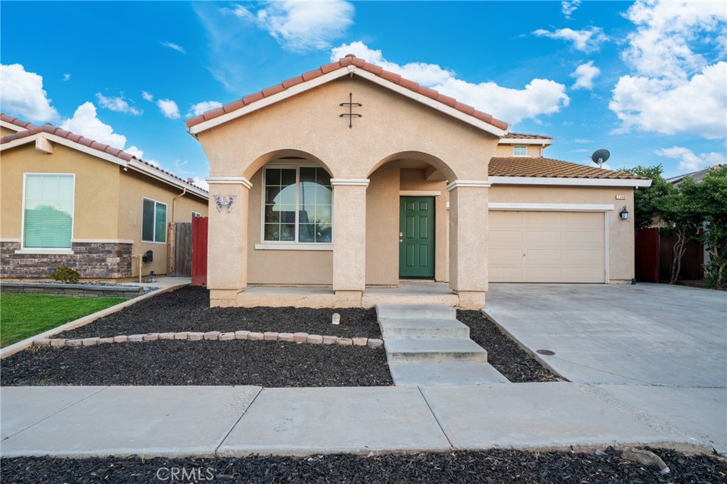 1466 La Sierra St
