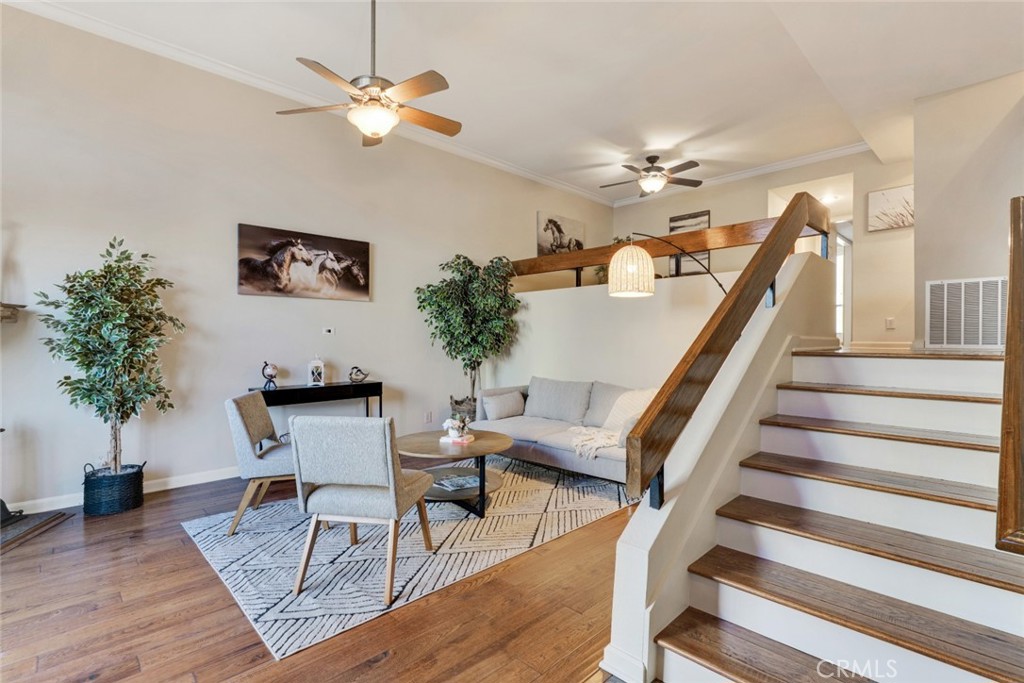 1008 W Riverside Drive 34