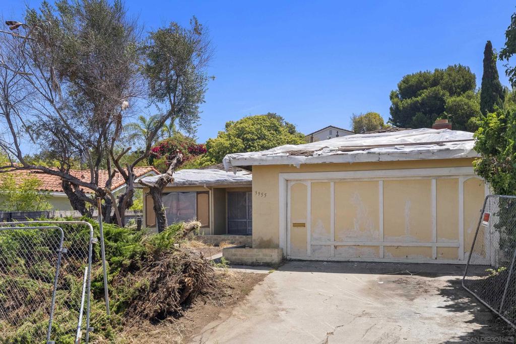 3955 Mount Albertine Way