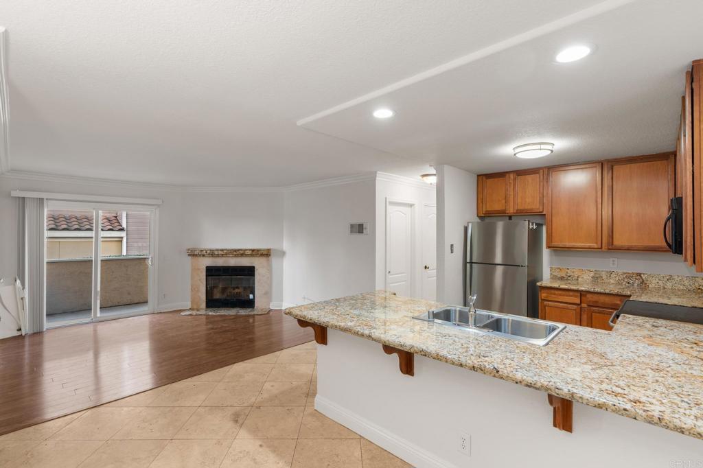 1075 N Escondido 104