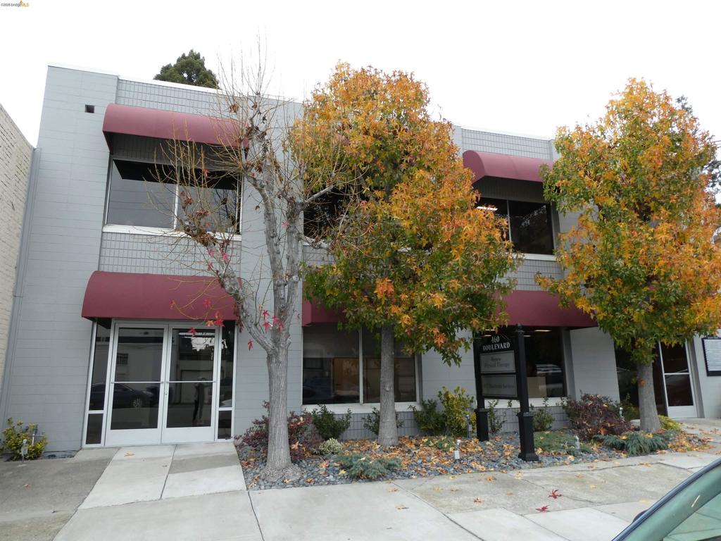 460 Boulevard Way