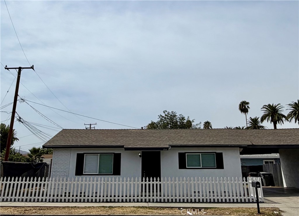 711 E Oakland