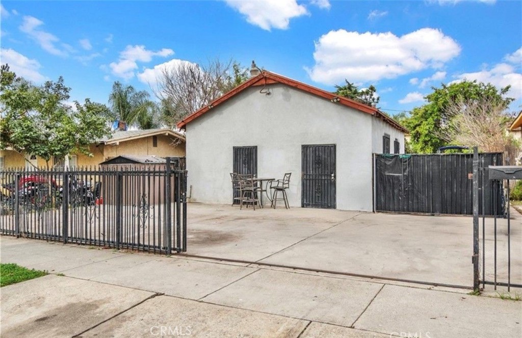 1151 W Mission