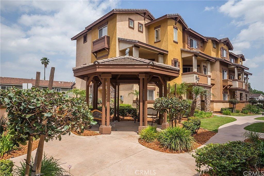 521 N Lark Ellen A