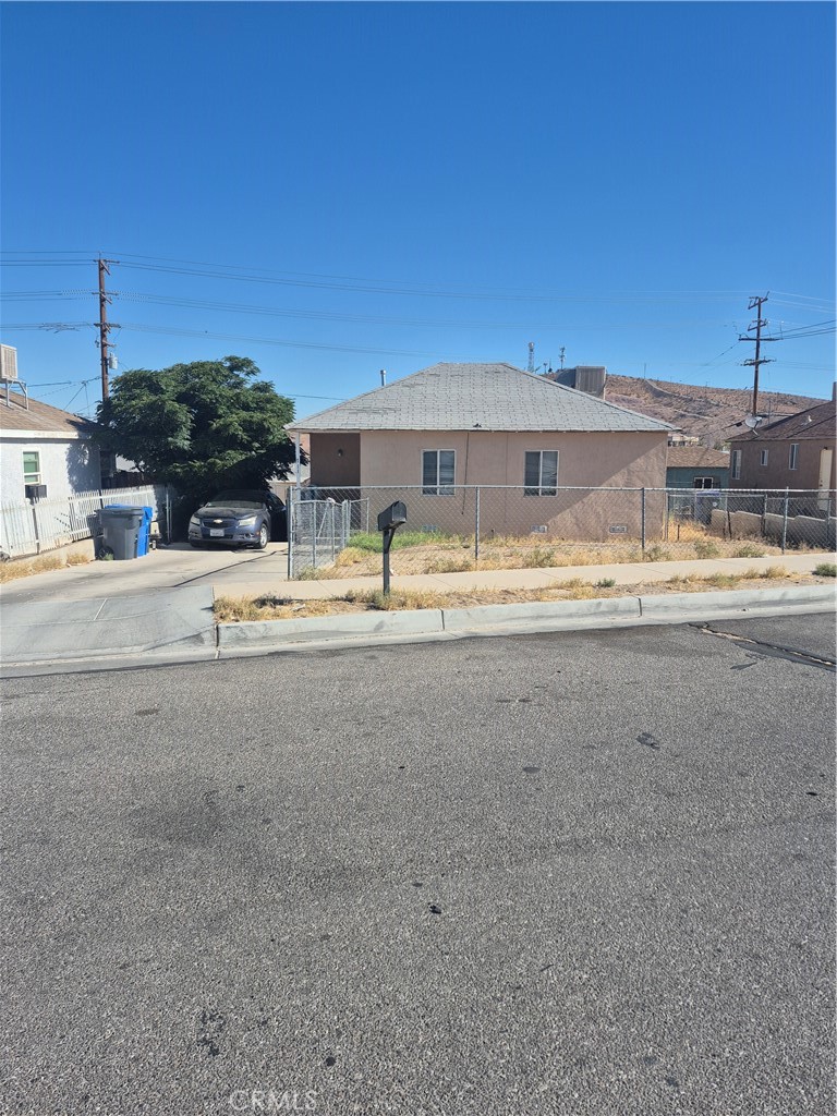 711 W Buena Vista