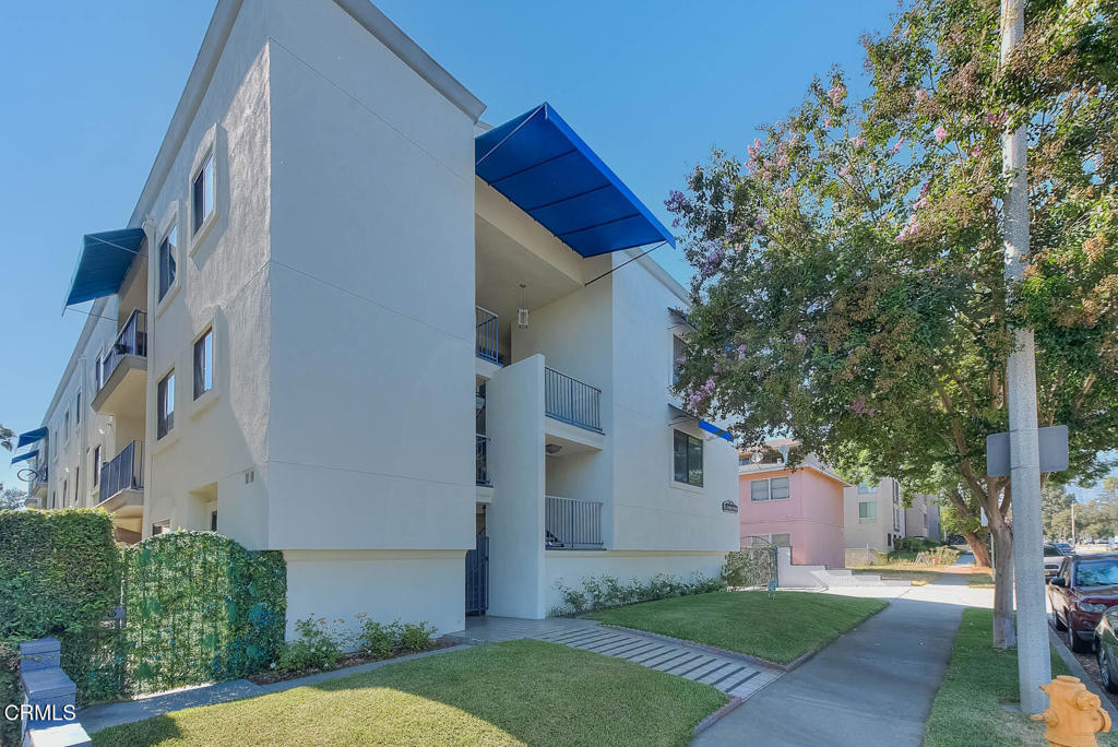 285 S Sierra Madre Boulevard E