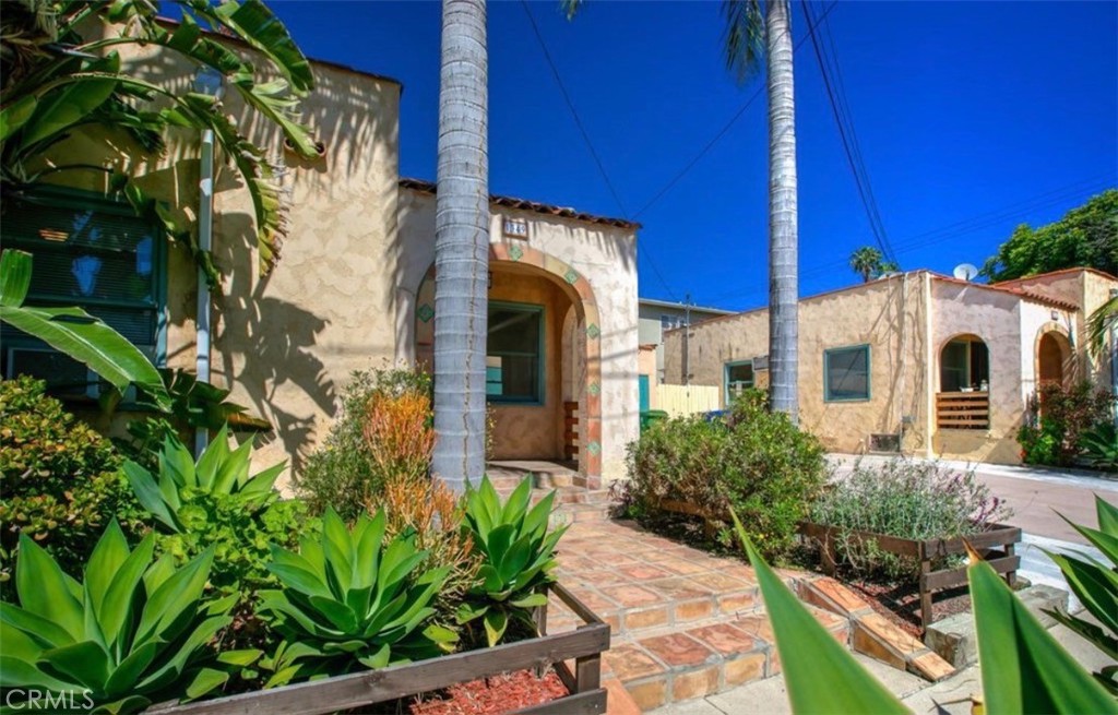 1349 N Citrus