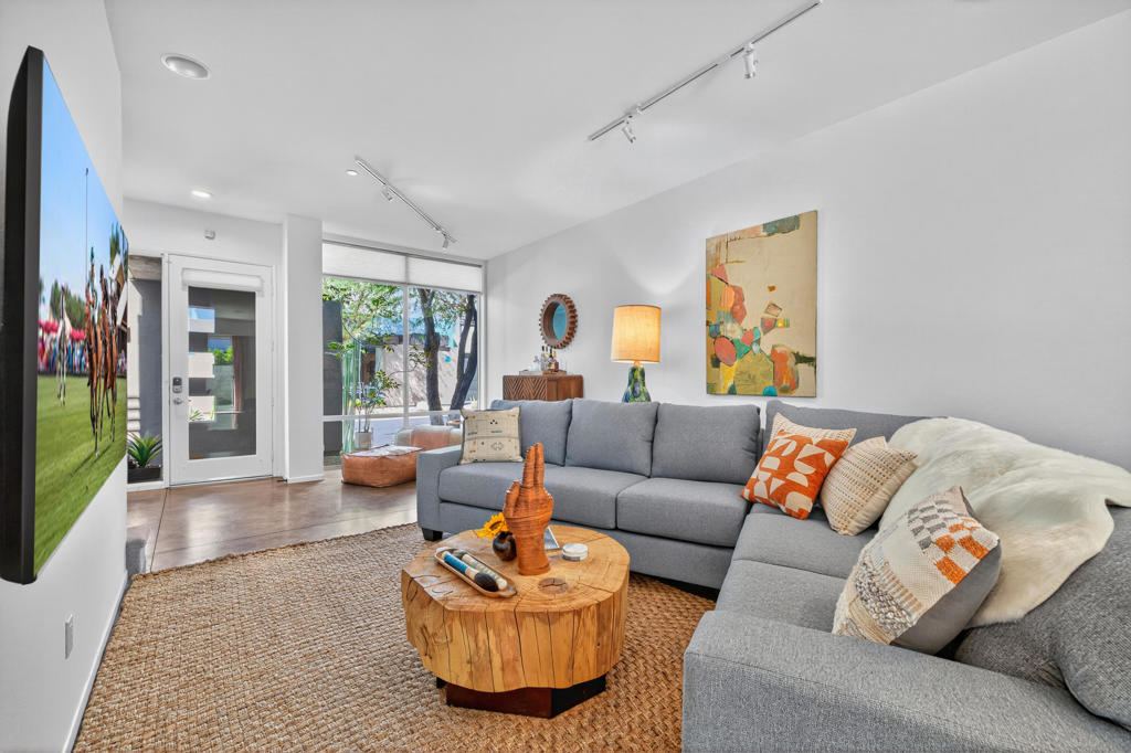 3552 Melody Lane