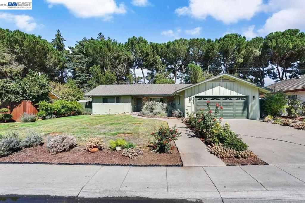 2465 W Benjamin Holt Dr