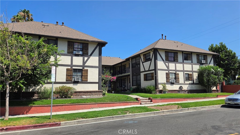 455 - 457 W Elm