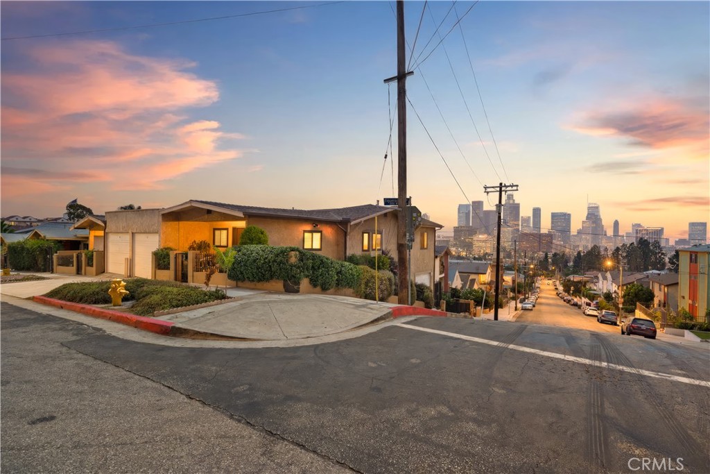 1024 Figueroa Terrace