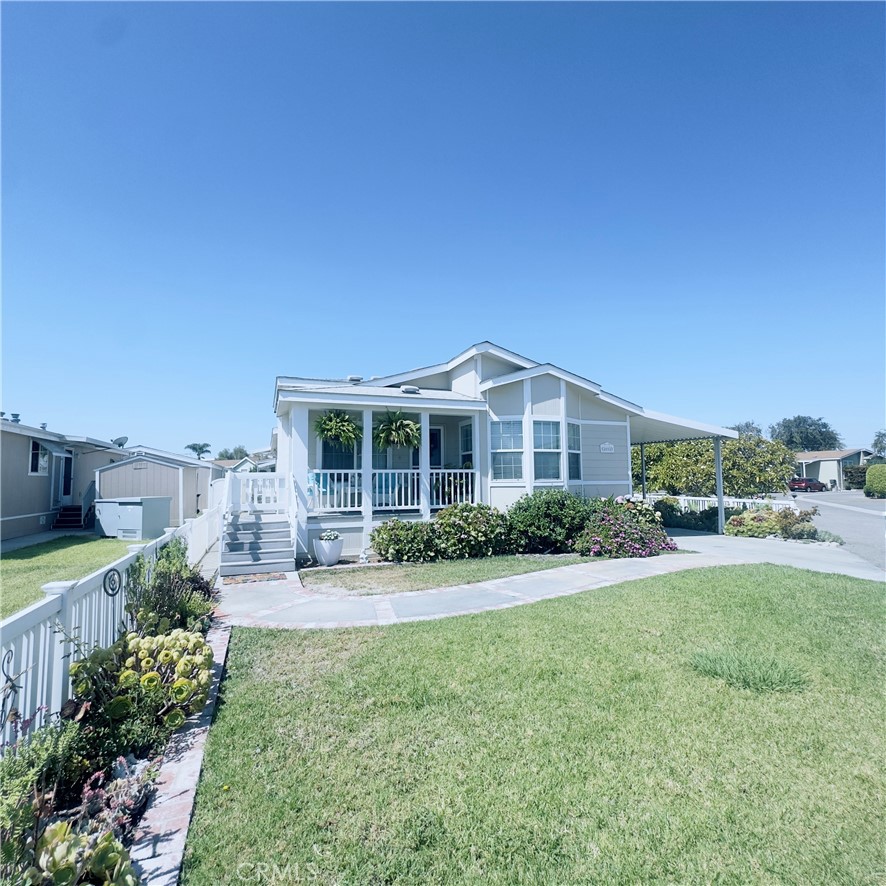 11 Pine Via