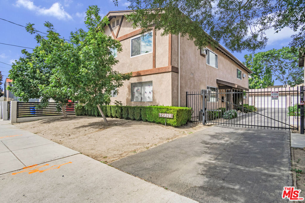 24802 Walnut Street