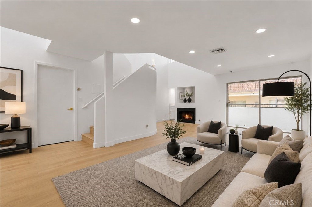 6036 Hazelhurst #C