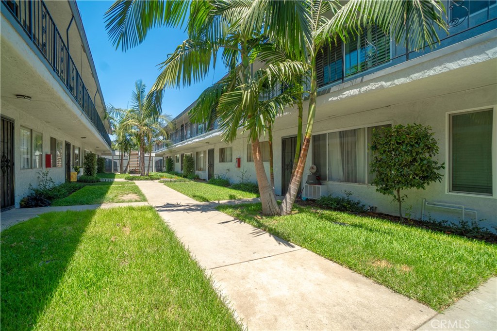 2890 E Artesia 60