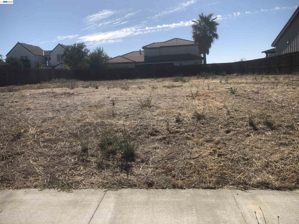 2252 Somerset Cir