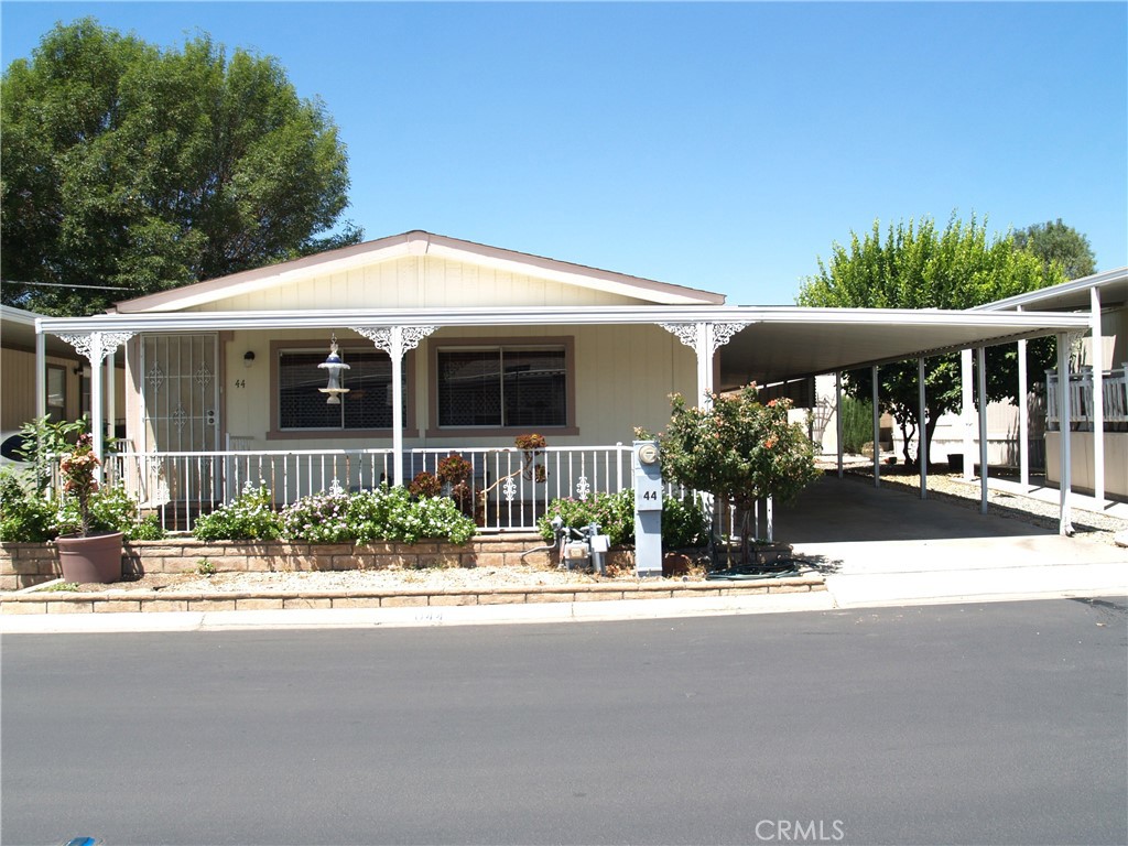 1010 Terrace 44
