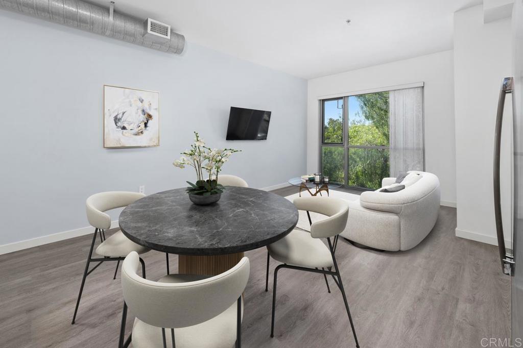 889 Date Street 324