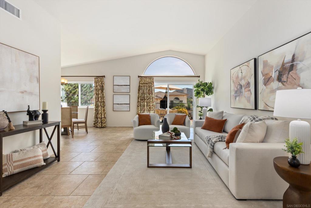 18006 Calle Estepona
