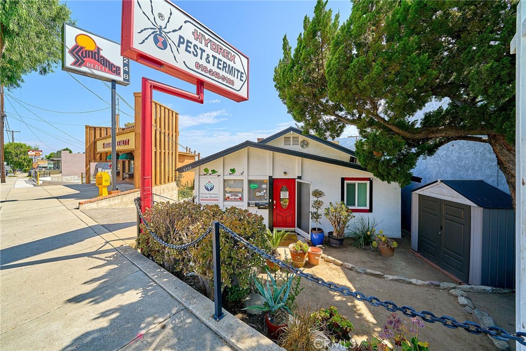 3252 Foothill Boulevard