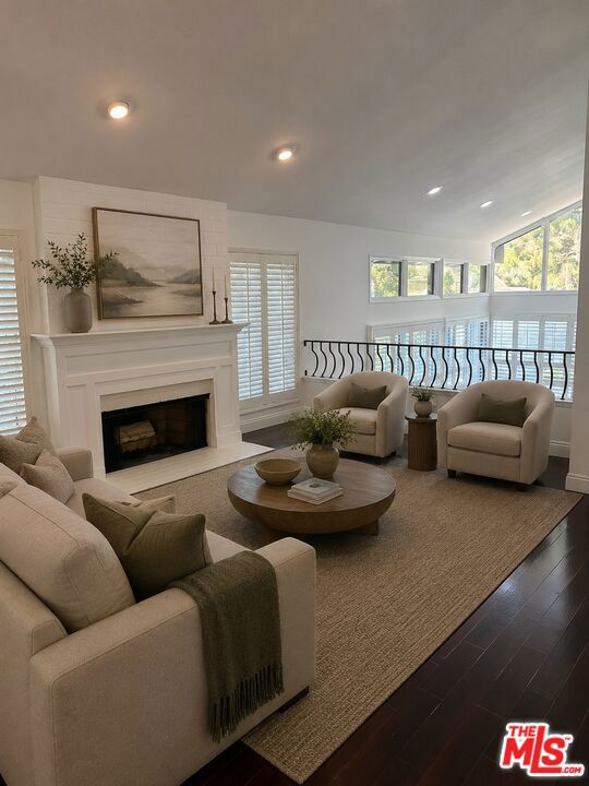 2880 Woodwardia Drive