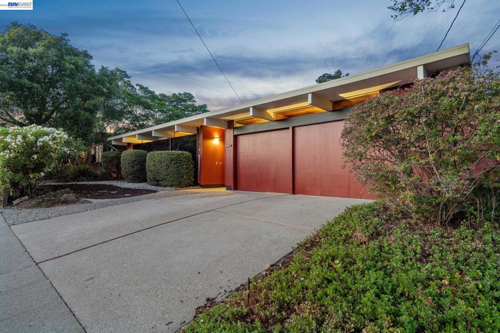 5427 Greenridge Rd