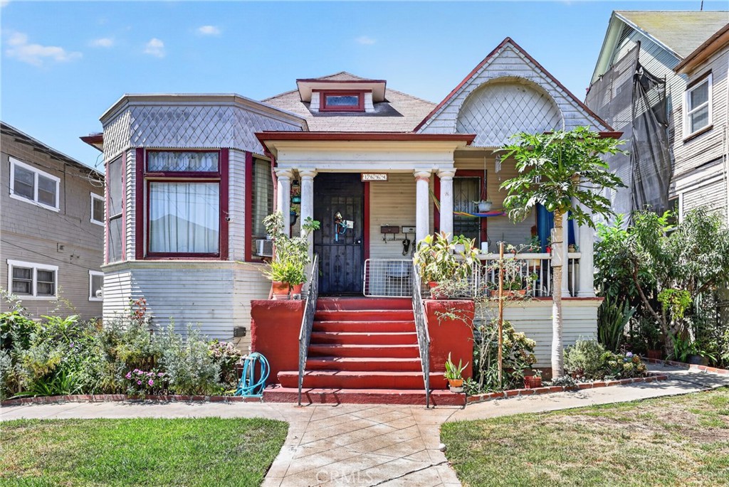 1664 W 12th