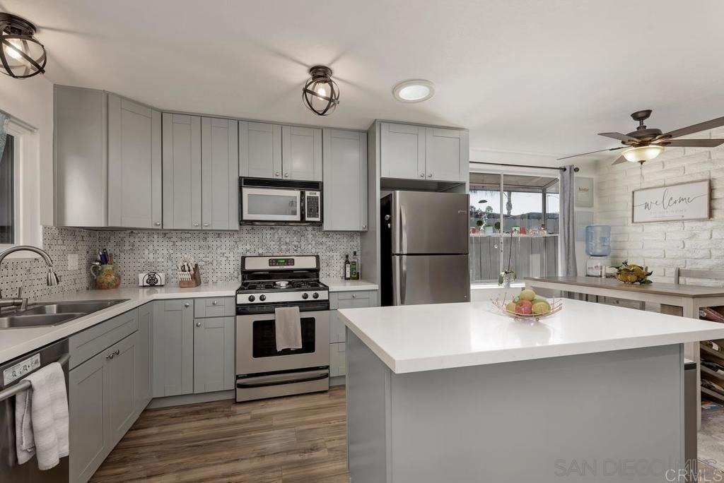 810 E Washington A