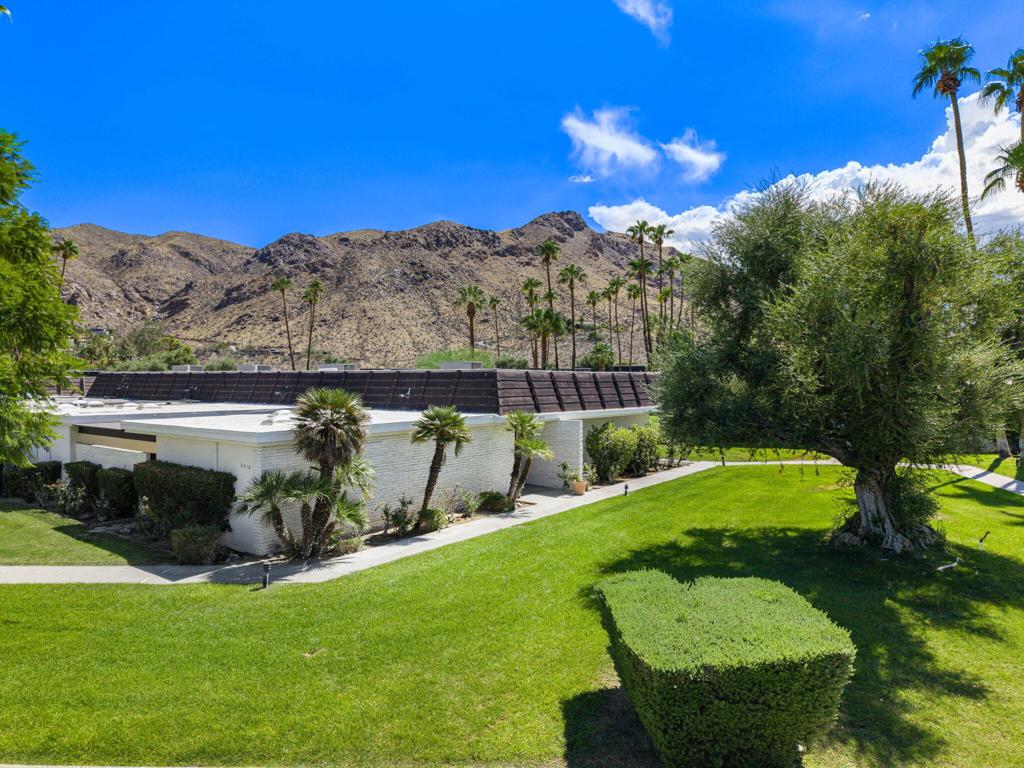 2515 E Jacaranda Road